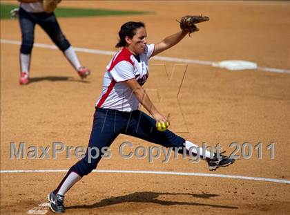 Thumbnail 2 in Pomona Catholic vs. Bellarmine-Jefferson (CIF SS D7 Final) photogallery.