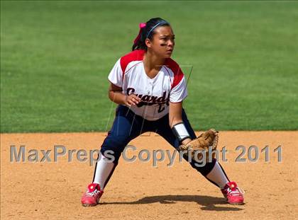 Thumbnail 3 in Pomona Catholic vs. Bellarmine-Jefferson (CIF SS D7 Final) photogallery.