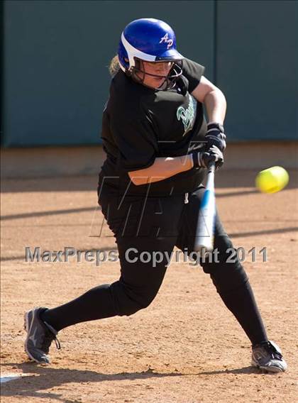Thumbnail 3 in Pomona Catholic vs. Bellarmine-Jefferson (CIF SS D7 Final) photogallery.