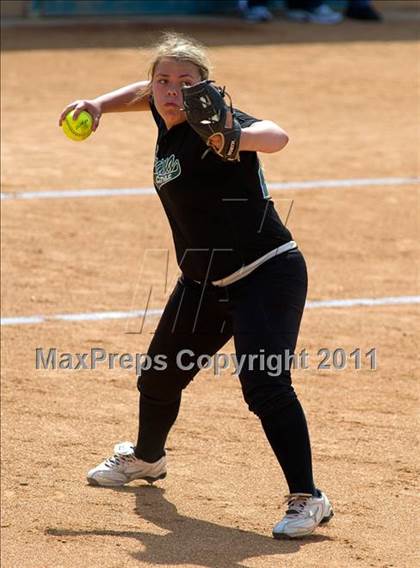 Thumbnail 2 in Pomona Catholic vs. Bellarmine-Jefferson (CIF SS D7 Final) photogallery.