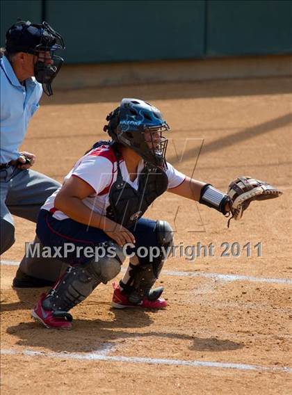 Thumbnail 2 in Pomona Catholic vs. Bellarmine-Jefferson (CIF SS D7 Final) photogallery.