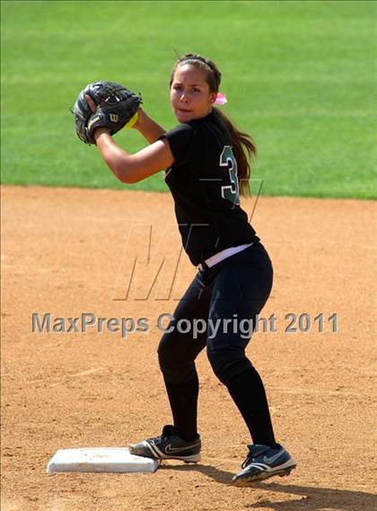 Thumbnail 1 in Pomona Catholic vs. Bellarmine-Jefferson (CIF SS D7 Final) photogallery.