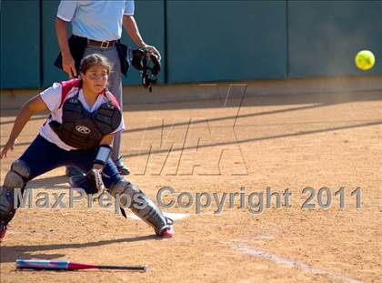 Thumbnail 1 in Pomona Catholic vs. Bellarmine-Jefferson (CIF SS D7 Final) photogallery.