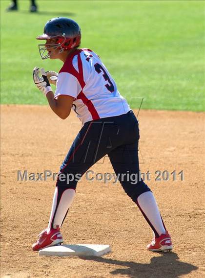 Thumbnail 1 in Pomona Catholic vs. Bellarmine-Jefferson (CIF SS D7 Final) photogallery.