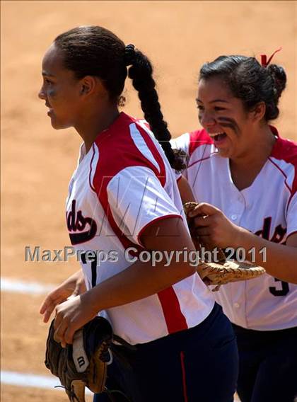 Thumbnail 1 in Pomona Catholic vs. Bellarmine-Jefferson (CIF SS D7 Final) photogallery.