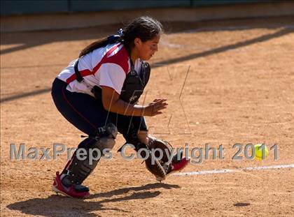 Thumbnail 1 in Pomona Catholic vs. Bellarmine-Jefferson (CIF SS D7 Final) photogallery.