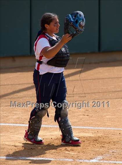 Thumbnail 3 in Pomona Catholic vs. Bellarmine-Jefferson (CIF SS D7 Final) photogallery.