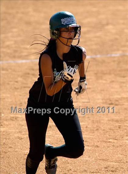 Thumbnail 3 in Pomona Catholic vs. Bellarmine-Jefferson (CIF SS D7 Final) photogallery.