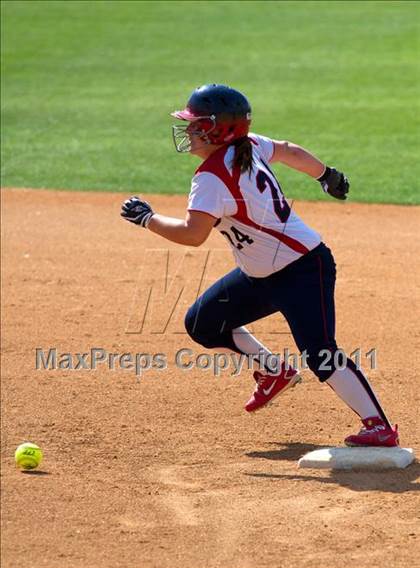 Thumbnail 1 in Pomona Catholic vs. Bellarmine-Jefferson (CIF SS D7 Final) photogallery.