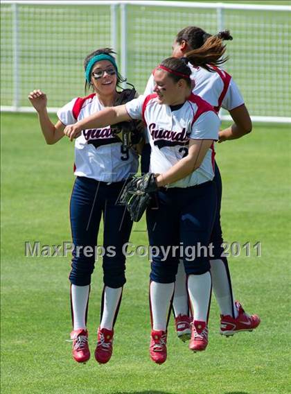 Thumbnail 1 in Pomona Catholic vs. Bellarmine-Jefferson (CIF SS D7 Final) photogallery.