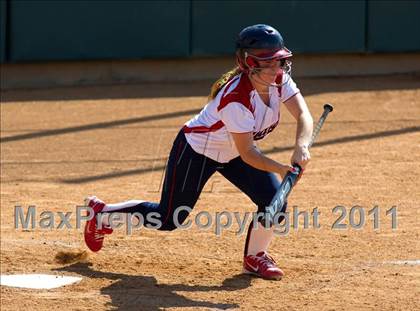 Thumbnail 3 in Pomona Catholic vs. Bellarmine-Jefferson (CIF SS D7 Final) photogallery.