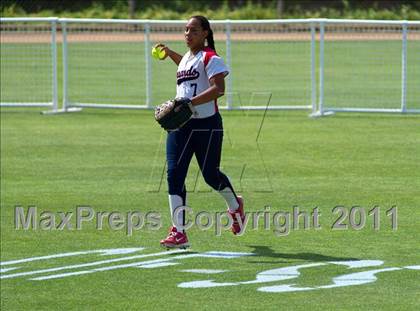 Thumbnail 3 in Pomona Catholic vs. Bellarmine-Jefferson (CIF SS D7 Final) photogallery.