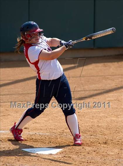 Thumbnail 1 in Pomona Catholic vs. Bellarmine-Jefferson (CIF SS D7 Final) photogallery.