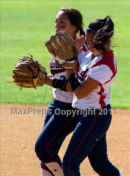 Thumbnail 1 in Pomona Catholic vs. Bellarmine-Jefferson (CIF SS D7 Final) photogallery.