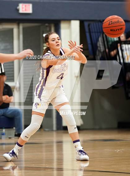 Thumbnail 2 in Buffalo vs. Rogers (UIL 3A Bi-District Playoff) photogallery.