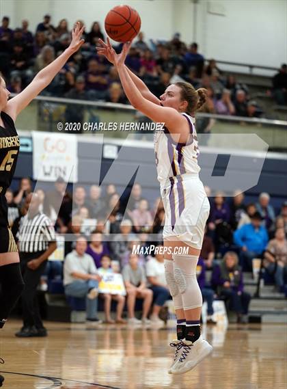 Thumbnail 1 in Buffalo vs. Rogers (UIL 3A Bi-District Playoff) photogallery.