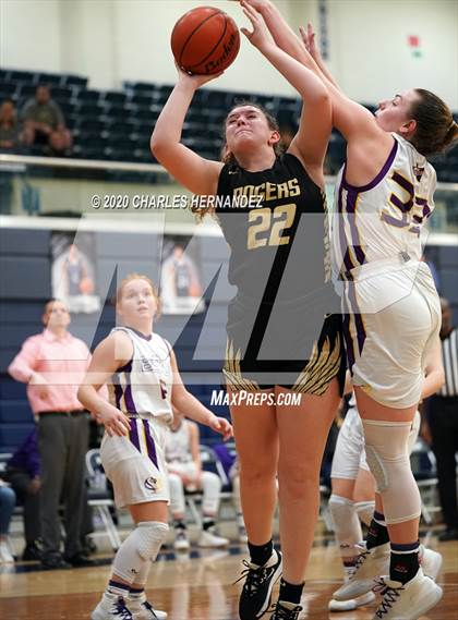 Thumbnail 1 in Buffalo vs. Rogers (UIL 3A Bi-District Playoff) photogallery.