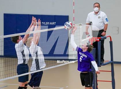 Thumbnail 2 in Ben Davis vs Indiana Christian Academy (Tri-West Hendricks) photogallery.