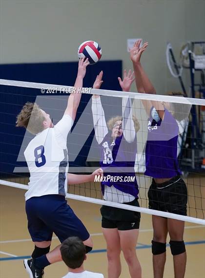 Thumbnail 3 in Ben Davis vs Indiana Christian Academy (Tri-West Hendricks) photogallery.