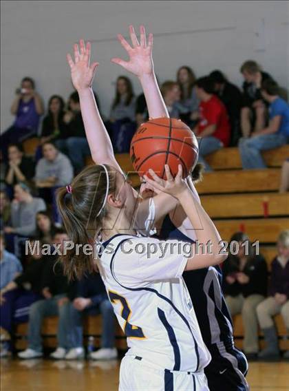 Thumbnail 3 in Northern Potter vs. Cowanesque Valley (Coudersport Holiday Tournament) photogallery.