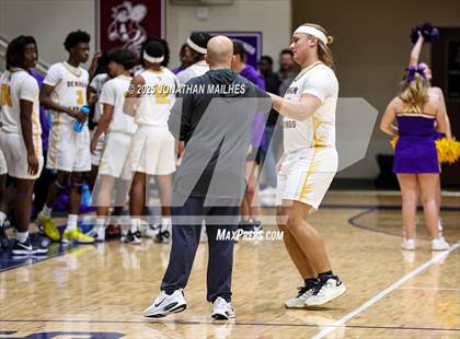 Thumbnail 1 in Walker vs Denham Springs (Livingston Parish Tournament) photogallery.
