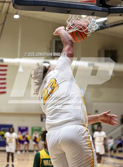 Thumbnail 2 in Walker vs Denham Springs (Livingston Parish Tournament) photogallery.