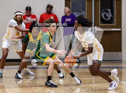 Thumbnail 3 in Walker vs Denham Springs (Livingston Parish Tournament) photogallery.
