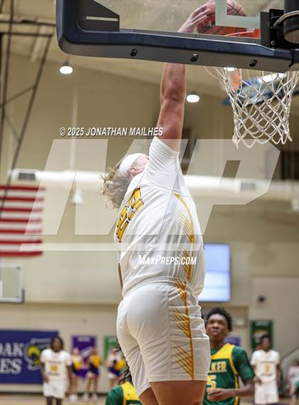 Thumbnail 1 in Walker vs Denham Springs (Livingston Parish Tournament) photogallery.