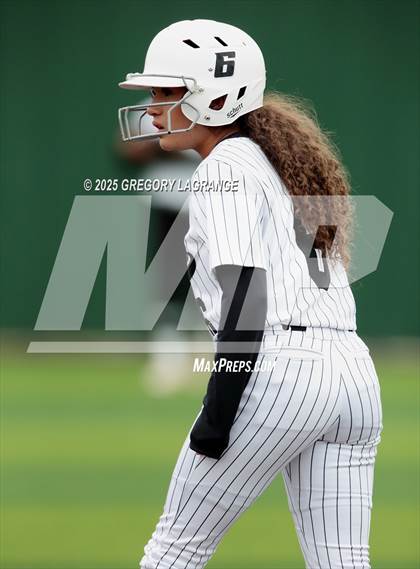 Thumbnail 3 in Hebron vs Guyer photogallery.