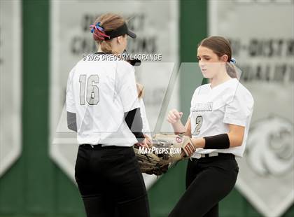 Thumbnail 1 in Hebron vs Guyer photogallery.