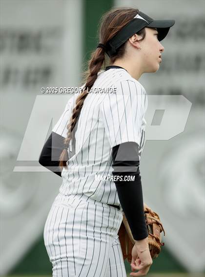 Thumbnail 2 in Hebron vs Guyer photogallery.