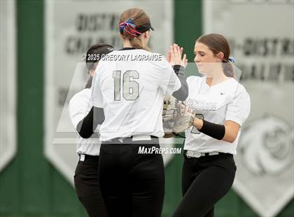 Thumbnail 2 in Hebron vs Guyer photogallery.
