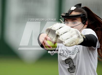 Thumbnail 3 in Hebron vs Guyer photogallery.