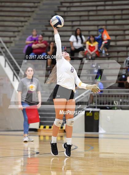 Thumbnail 2 in St. Anthony vs McAllen (SAISD Invitational) photogallery.