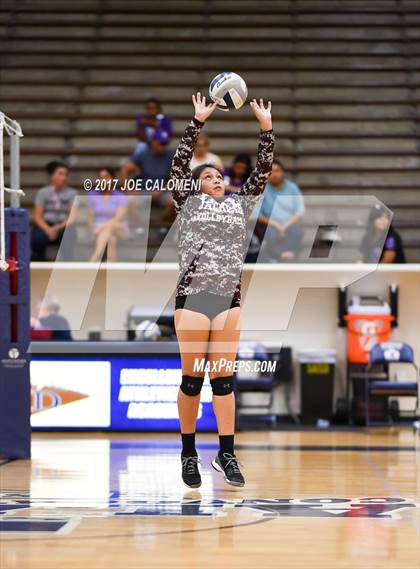 Thumbnail 2 in St. Anthony vs McAllen (SAISD Invitational) photogallery.