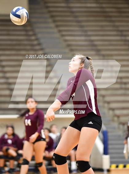 Thumbnail 1 in St. Anthony vs McAllen (SAISD Invitational) photogallery.