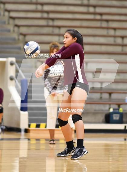 Thumbnail 1 in St. Anthony vs McAllen (SAISD Invitational) photogallery.