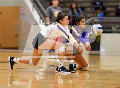 Thumbnail 3 in St. Anthony vs McAllen (SAISD Invitational) photogallery.