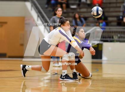 Thumbnail 1 in St. Anthony vs McAllen (SAISD Invitational) photogallery.