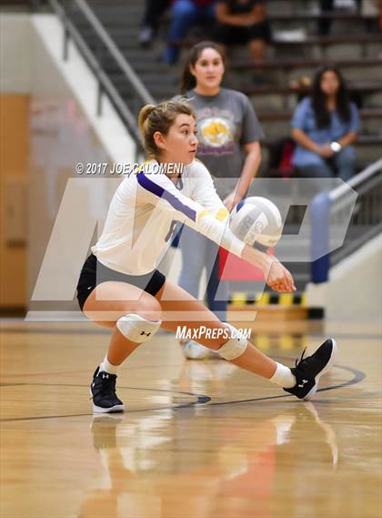 Thumbnail 2 in St. Anthony vs McAllen (SAISD Invitational) photogallery.