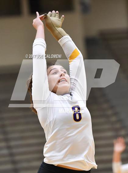 Thumbnail 2 in St. Anthony vs McAllen (SAISD Invitational) photogallery.