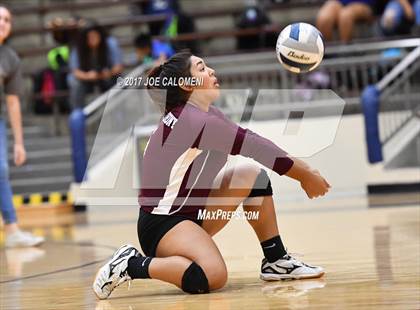 Thumbnail 3 in St. Anthony vs McAllen (SAISD Invitational) photogallery.