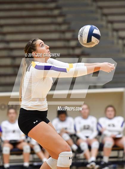 Thumbnail 2 in St. Anthony vs McAllen (SAISD Invitational) photogallery.