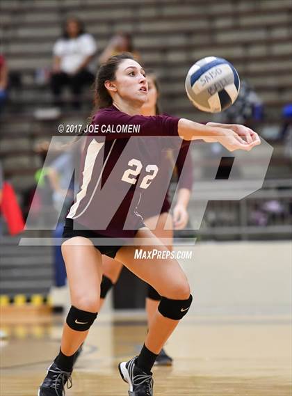 Thumbnail 3 in St. Anthony vs McAllen (SAISD Invitational) photogallery.