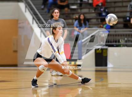 Thumbnail 1 in St. Anthony vs McAllen (SAISD Invitational) photogallery.