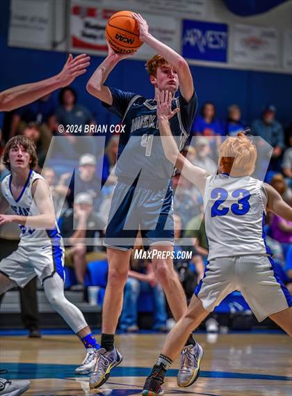 Thumbnail 2 in Ozark Mountain vs Haas Hall Academy (2A-1 District Tournament) photogallery.