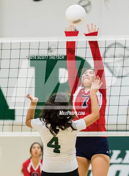 Thumbnail 2 in Jefferson vs. Falls Church photogallery.