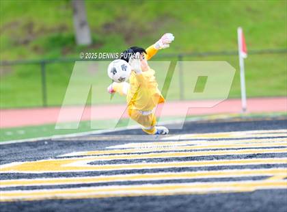 Thumbnail 1 in Sacred Heart Prep vs. Santa Clara (CIF CCS DIII Finals) photogallery.