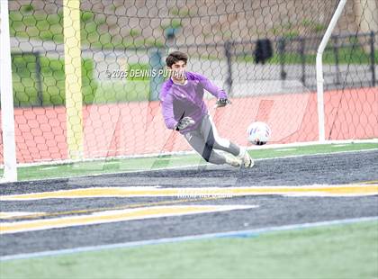 Thumbnail 3 in Sacred Heart Prep vs. Santa Clara (CIF CCS DIII Finals) photogallery.