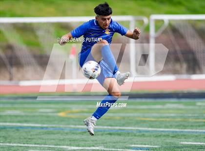 Thumbnail 3 in Sacred Heart Prep vs. Santa Clara (CIF CCS DIII Finals) photogallery.